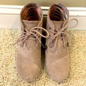 Toms suede taupe lace-up booties